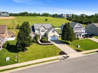 239 Windsor Dr, Fishersville, VA 22939