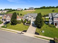 239 Windsor Dr, Fishersville, VA 22939