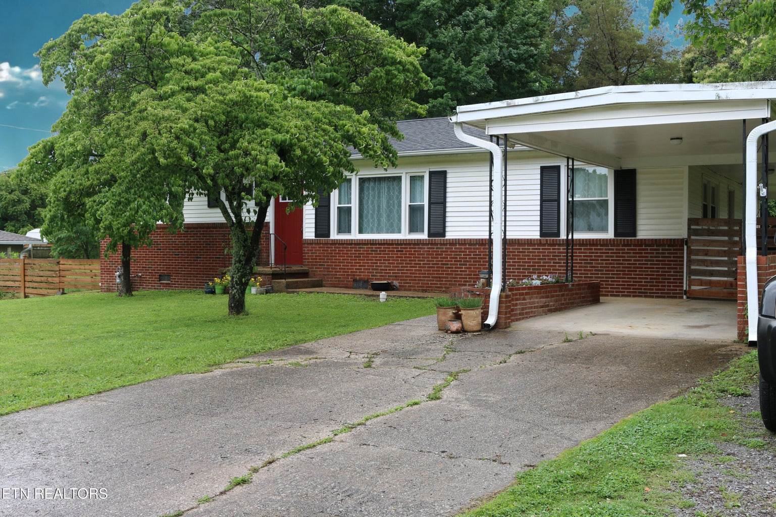 8025 Sharp Road, Powell, TN 37849