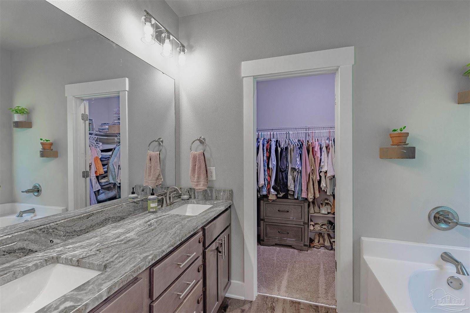 445 Pemberton Ln, Cantonment, FL 32533