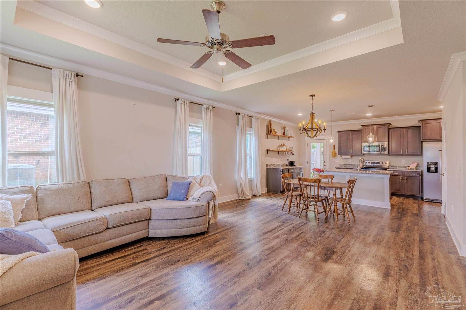 445 Pemberton Ln, Cantonment, FL 32533