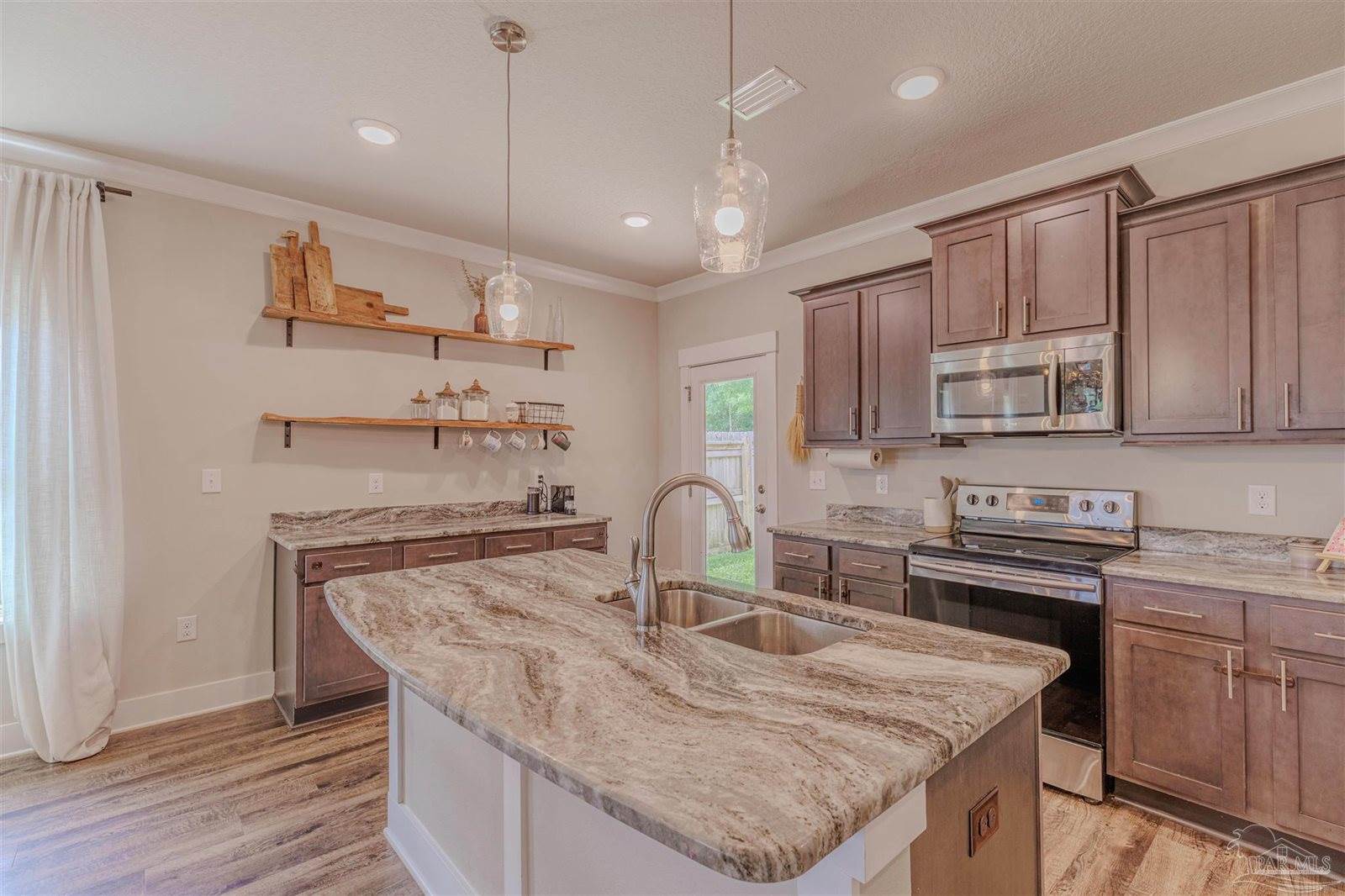 445 Pemberton Ln, Cantonment, FL 32533