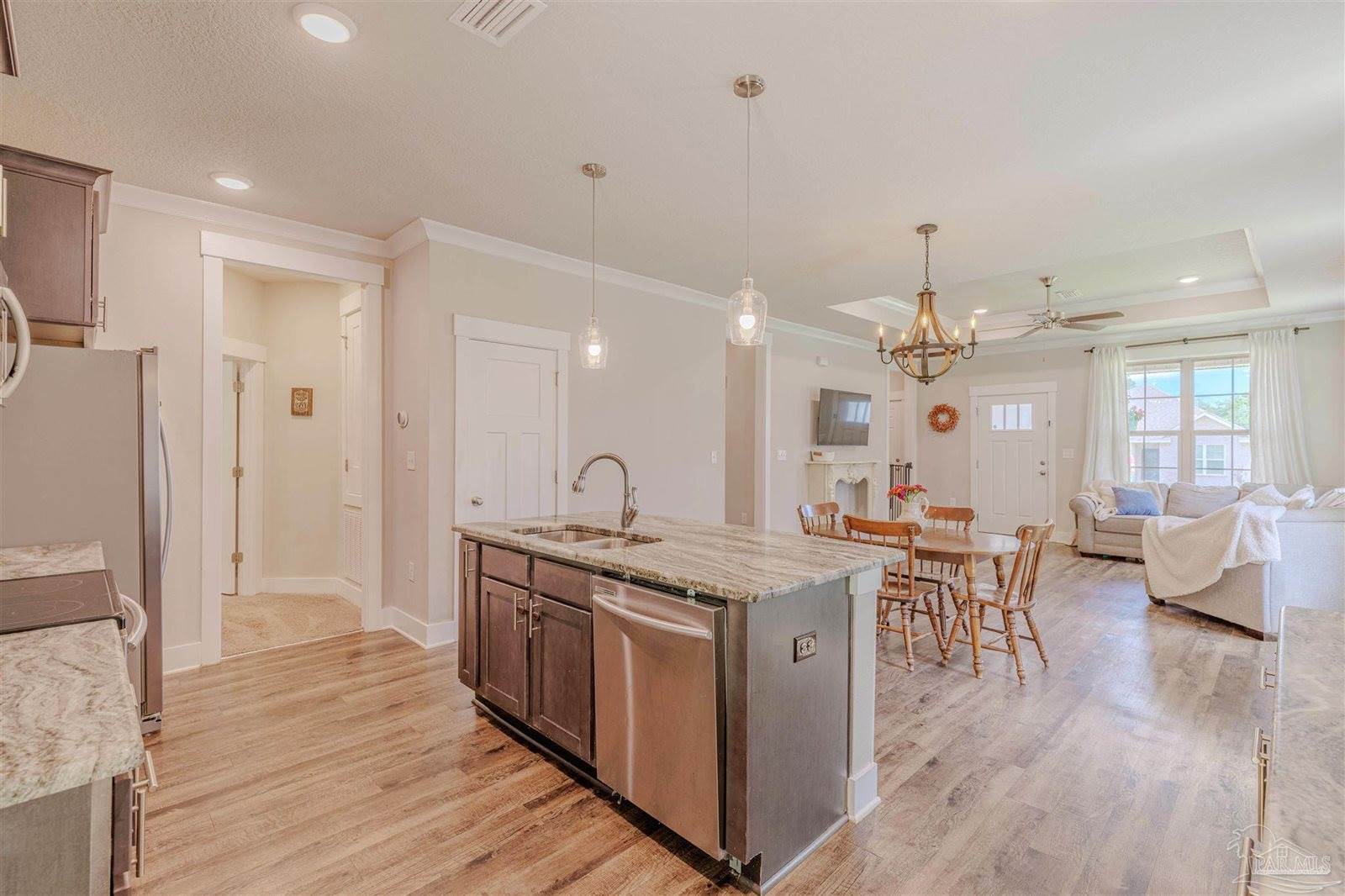 445 Pemberton Ln, Cantonment, FL 32533