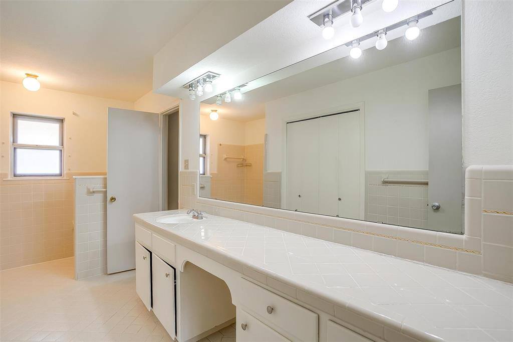 10608 Pack Saddle Trail, Fort Worth, TX 76108