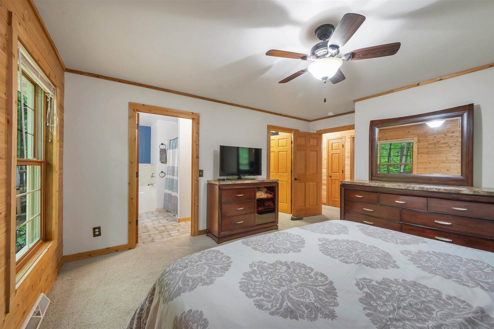 5958 Wood Brook Circle, Little Suamico, WI 54141