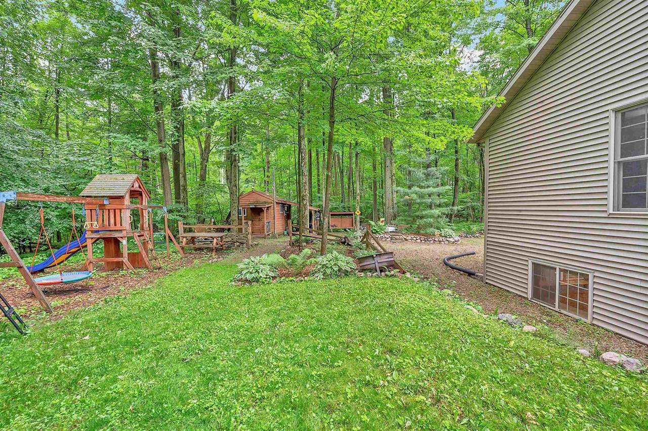 5958 Wood Brook Circle, Little Suamico, WI 54141