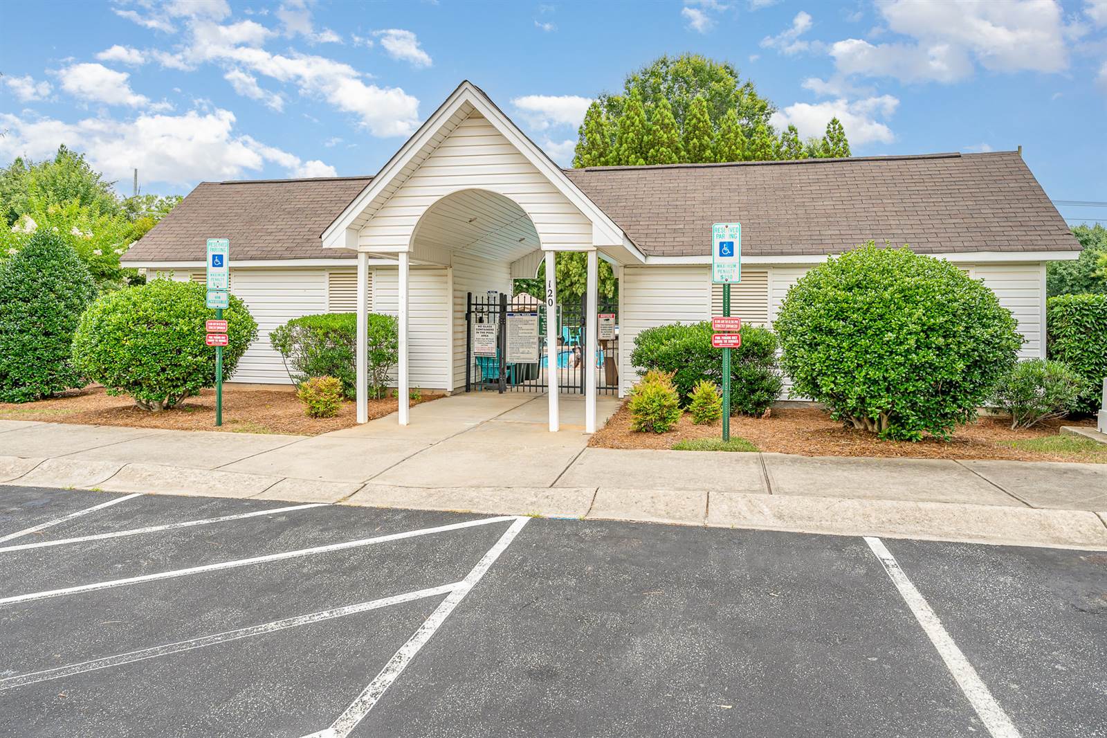 660 Grasswren Way, Greensboro, NC 27409