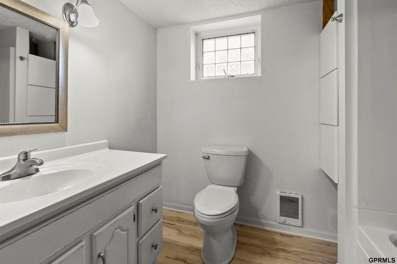 3307 Spring Street, Omaha, NE 68105