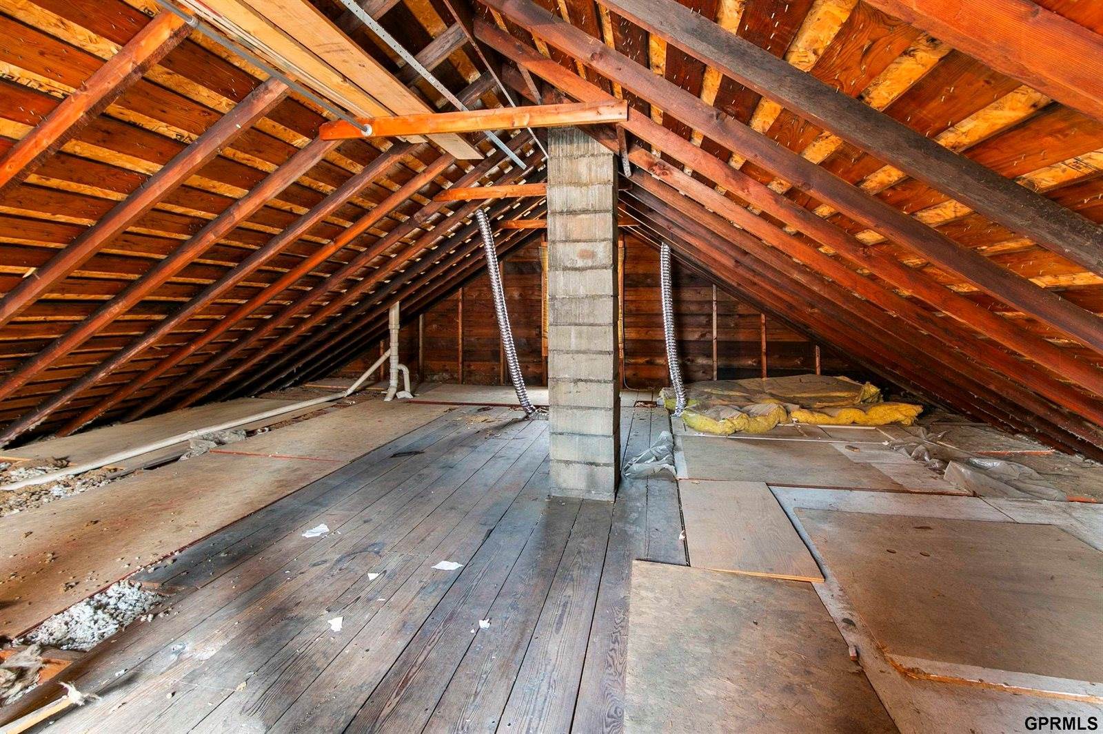 3307 Spring Street, Omaha, NE 68105