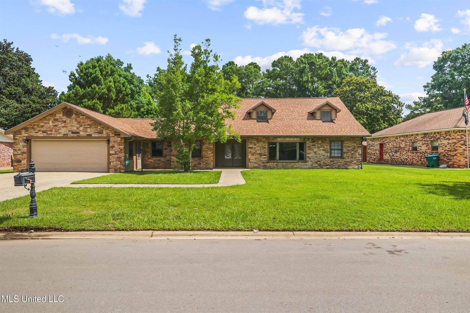 1400 Cotita Drive, Gautier, MS 39553