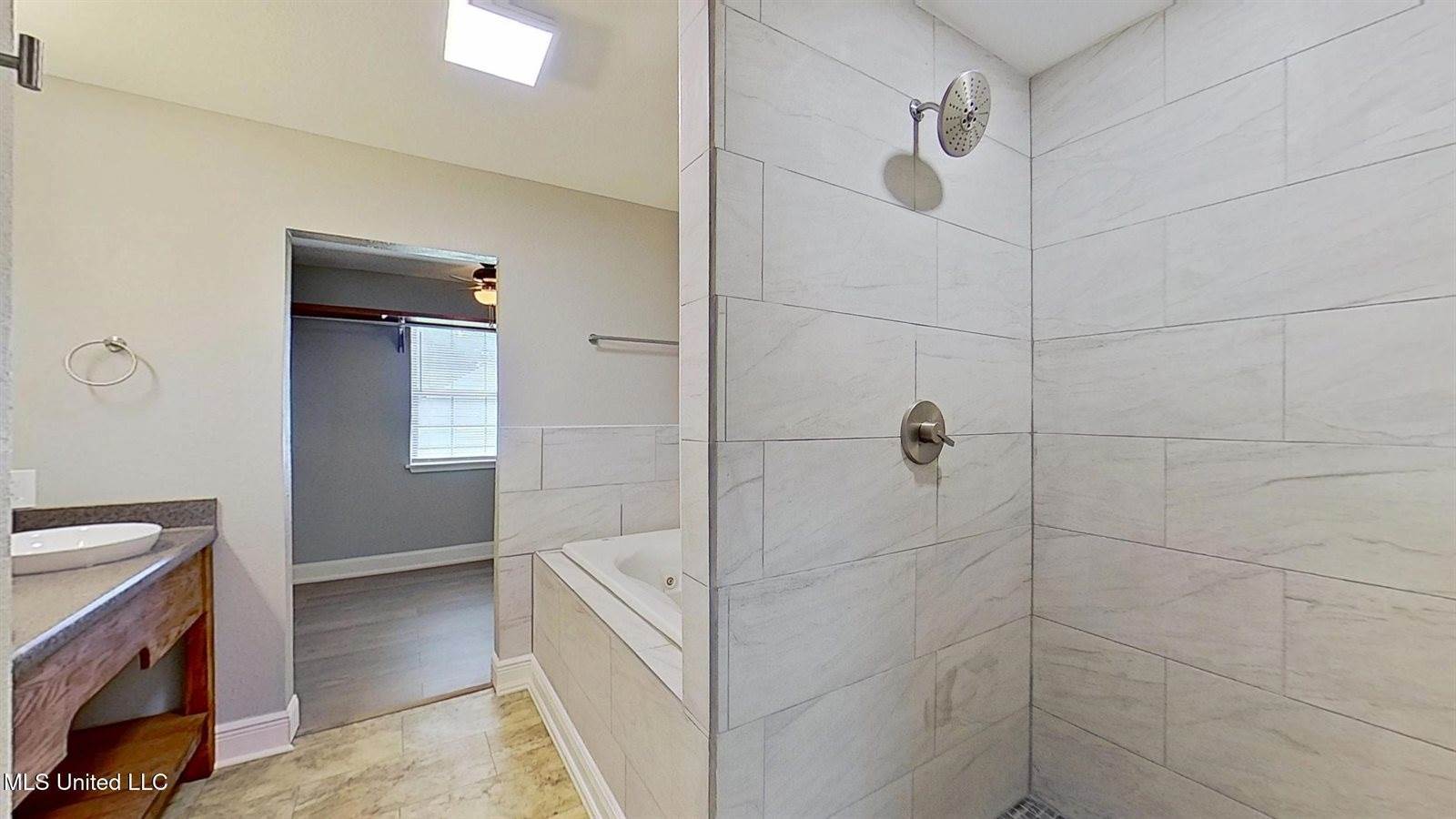 1400 Cotita Drive, Gautier, MS 39553