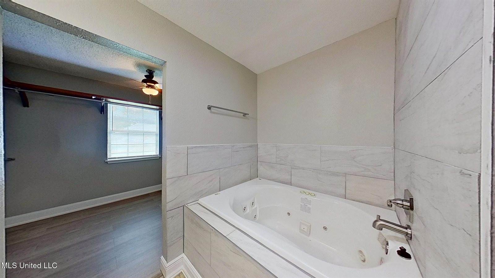 1400 Cotita Drive, Gautier, MS 39553