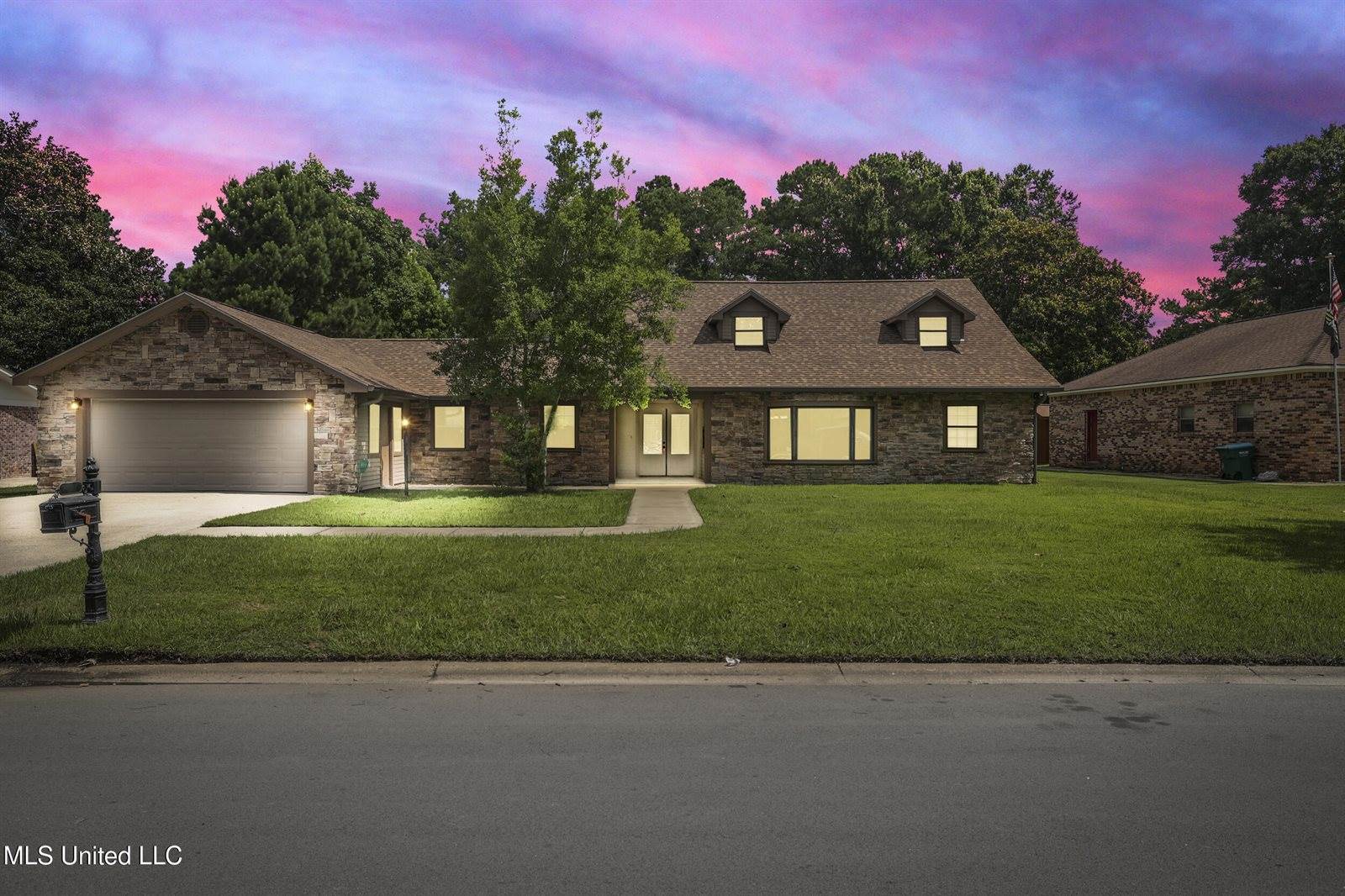 1400 Cotita Drive, Gautier, MS 39553