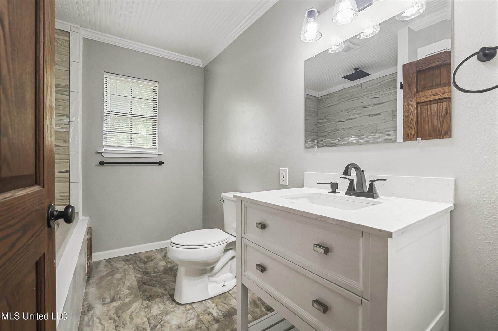 1400 Cotita Drive, Gautier, MS 39553