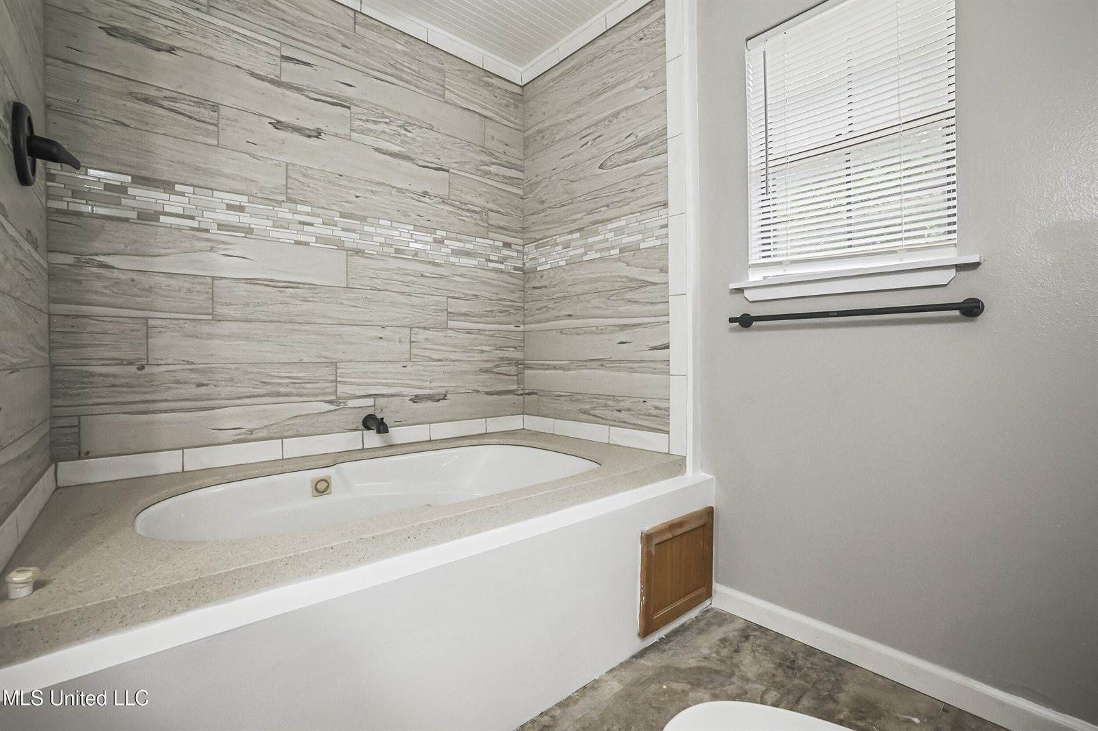 1400 Cotita Drive, Gautier, MS 39553