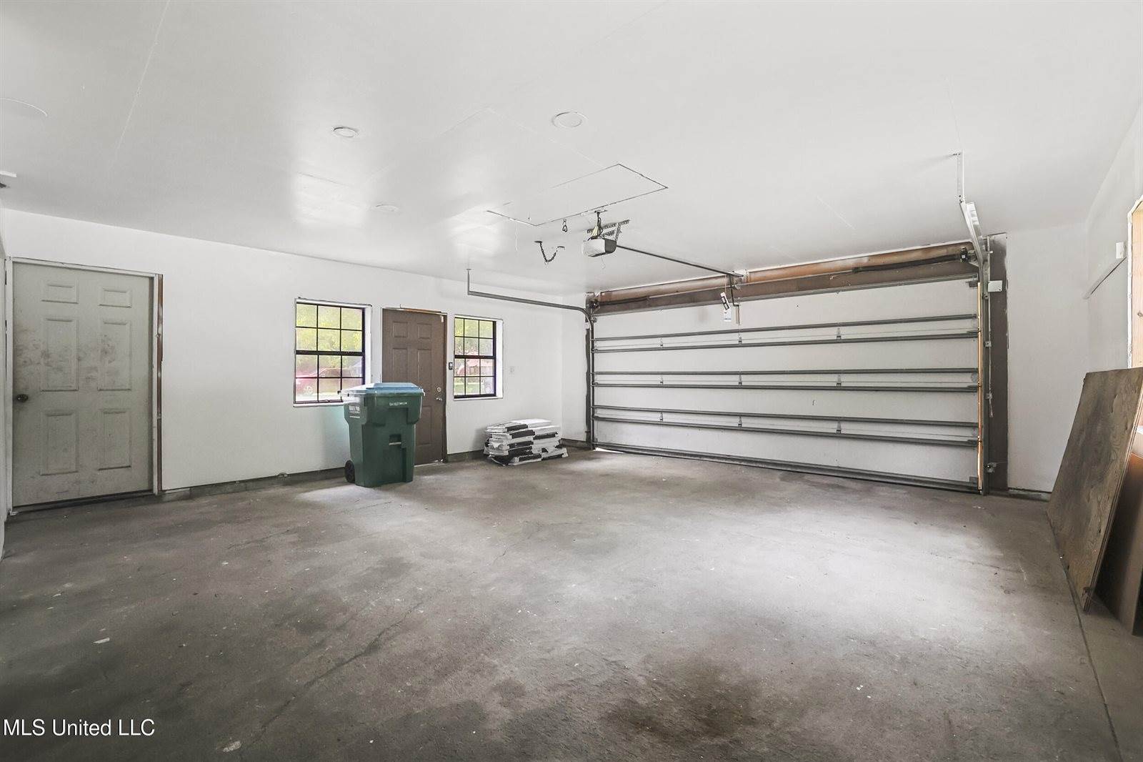 1400 Cotita Drive, Gautier, MS 39553