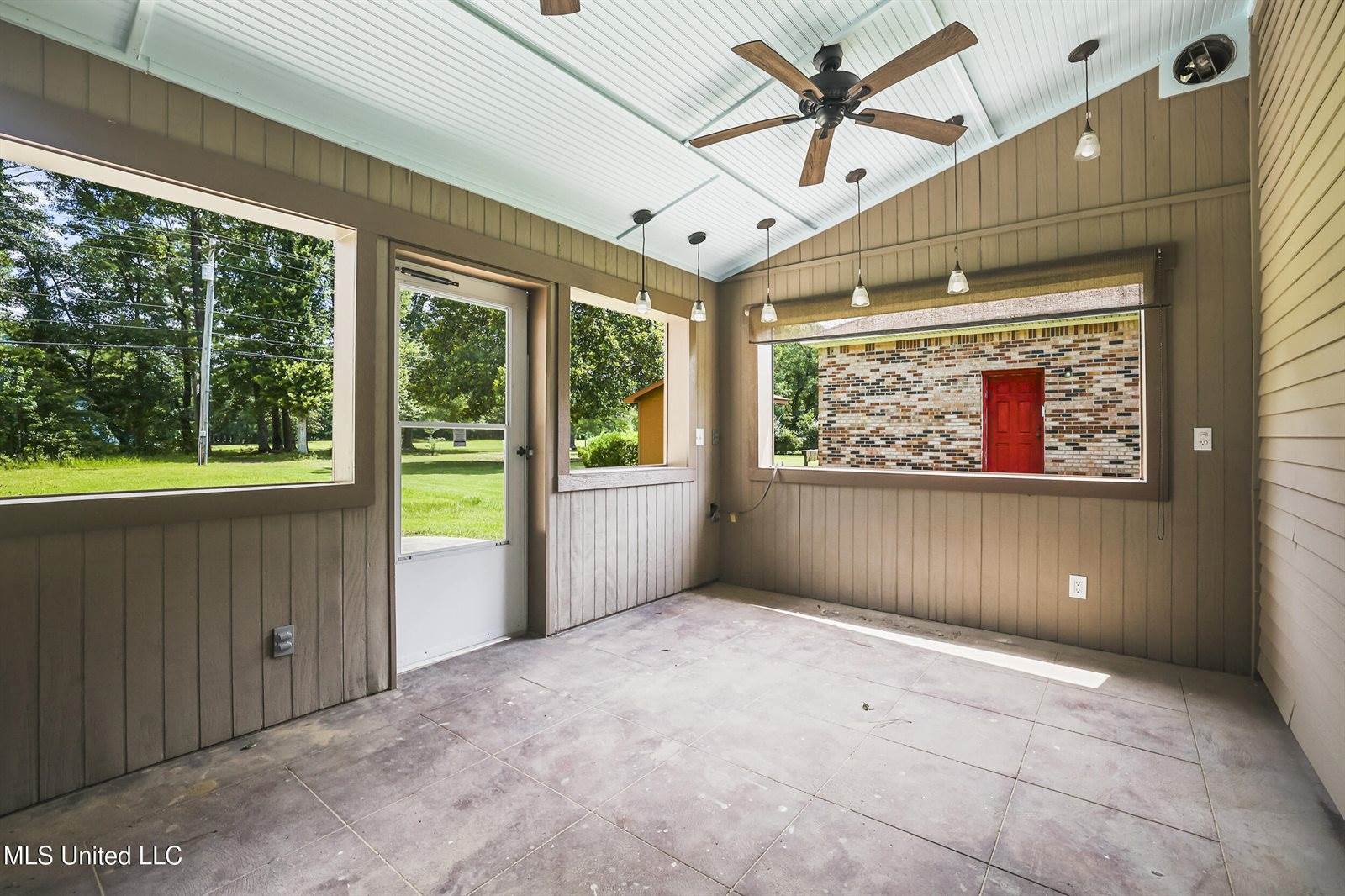 1400 Cotita Drive, Gautier, MS 39553