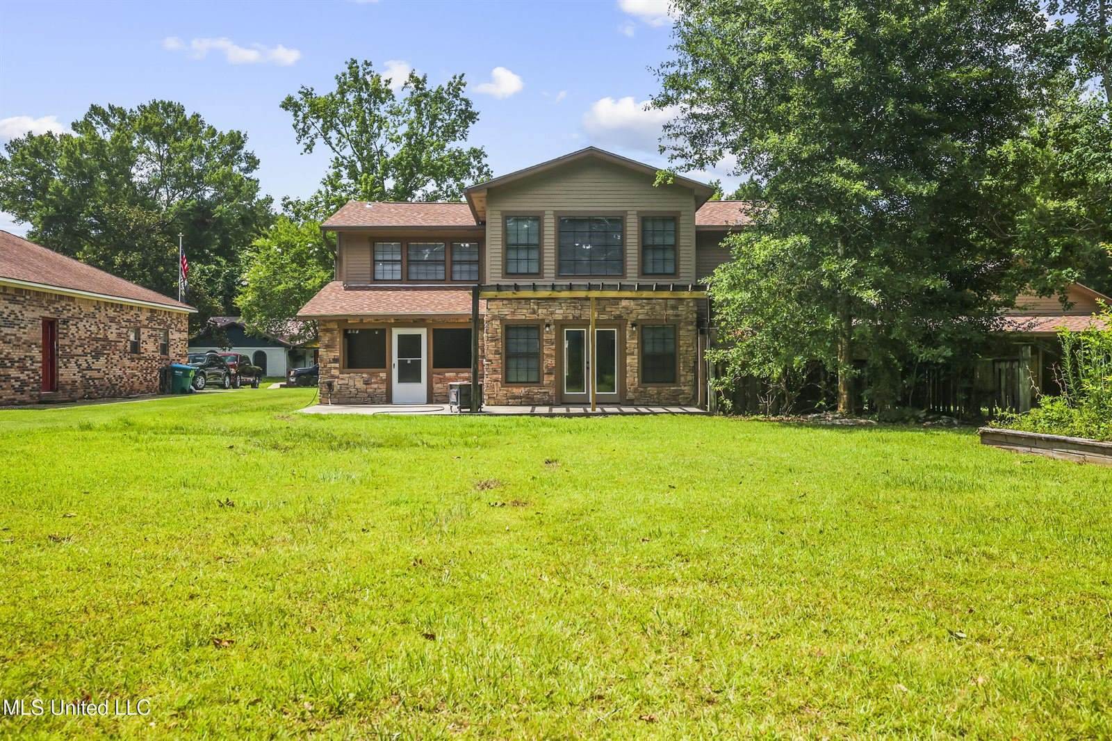 1400 Cotita Drive, Gautier, MS 39553