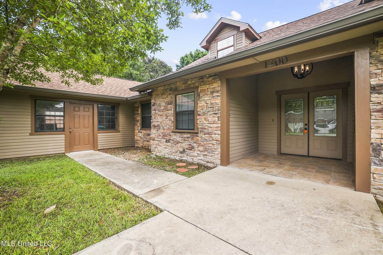 1400 Cotita Drive, Gautier, MS 39553