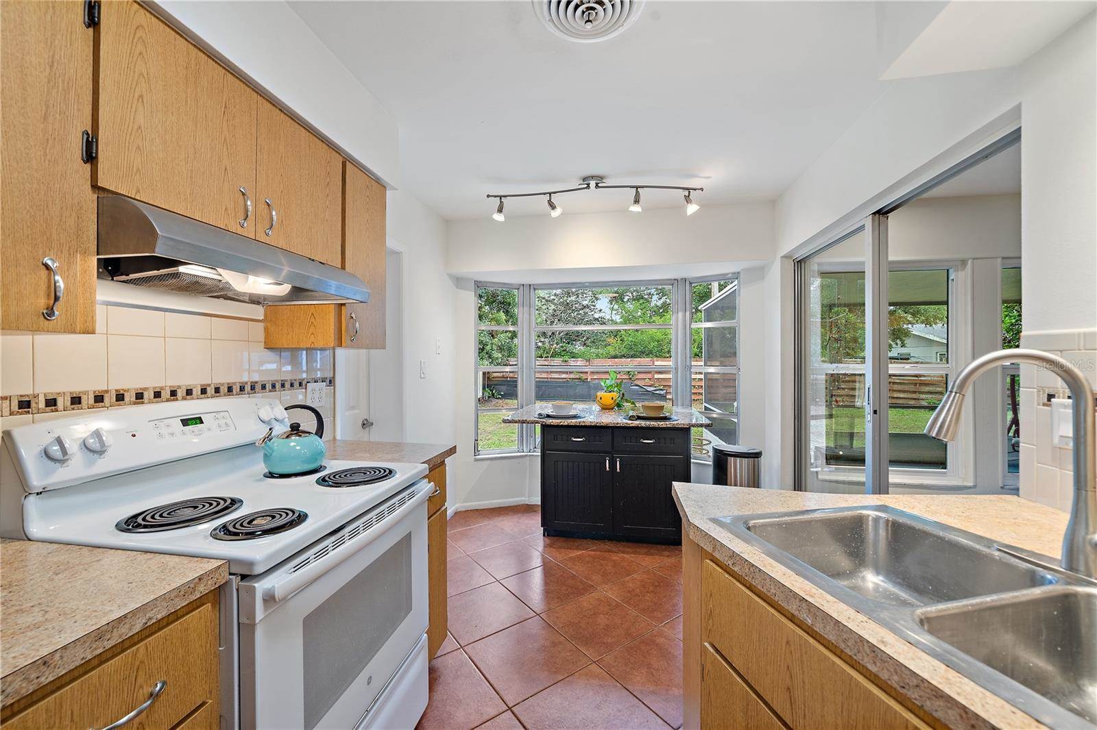 5350 Barbarossa Avenue, Sarasota, FL 34235