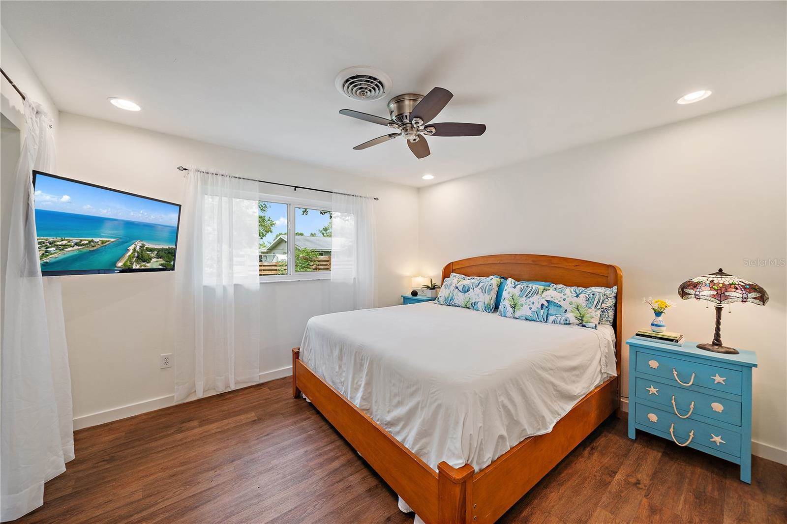 5350 Barbarossa Avenue, Sarasota, FL 34235