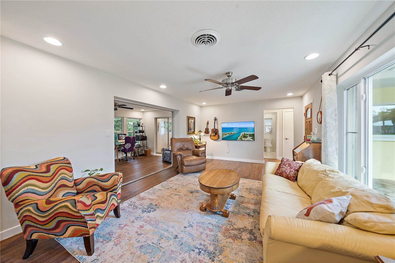 5350 Barbarossa Avenue, Sarasota, FL 34235