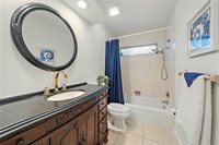 5350 Barbarossa Avenue, Sarasota, FL 34235