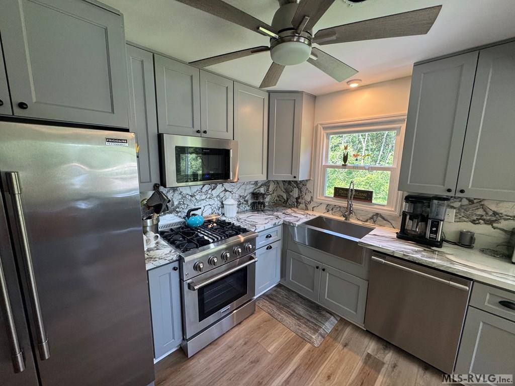 1057 Great Creek Drive, Bracey, VA 23919