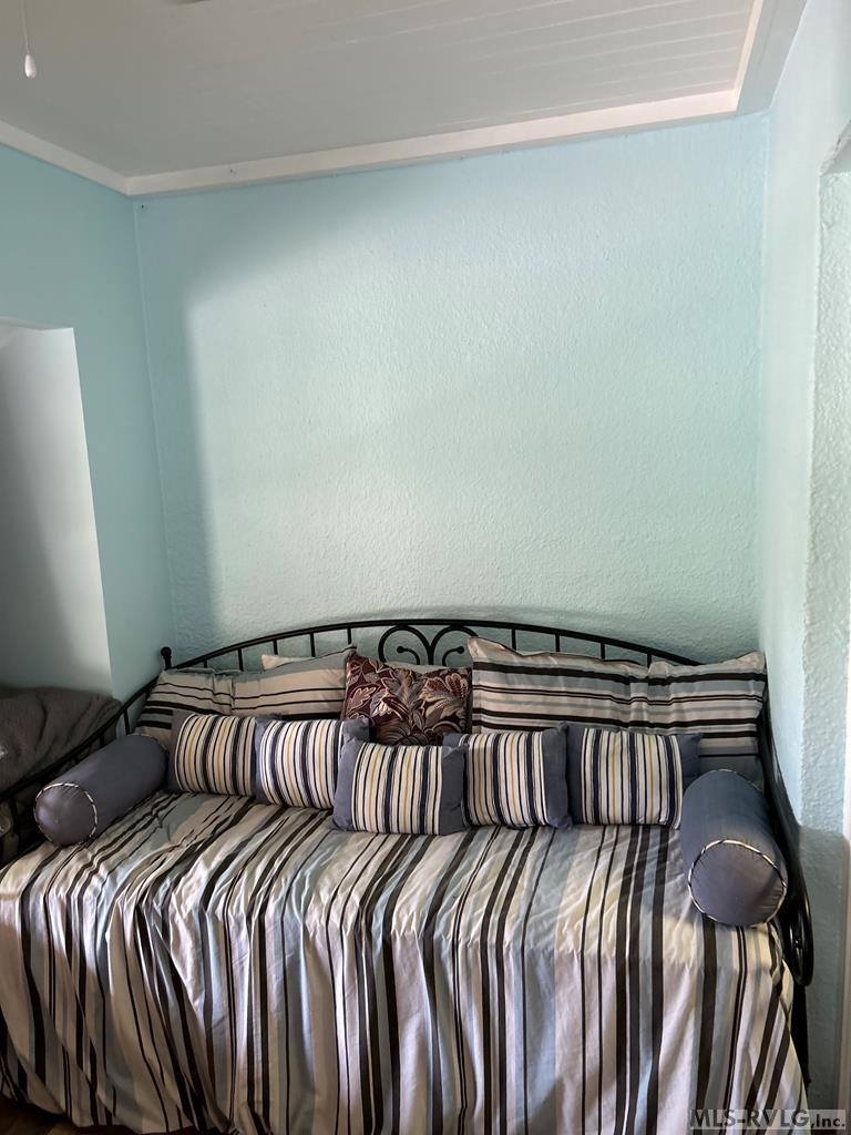 1057 Great Creek Drive, Bracey, VA 23919