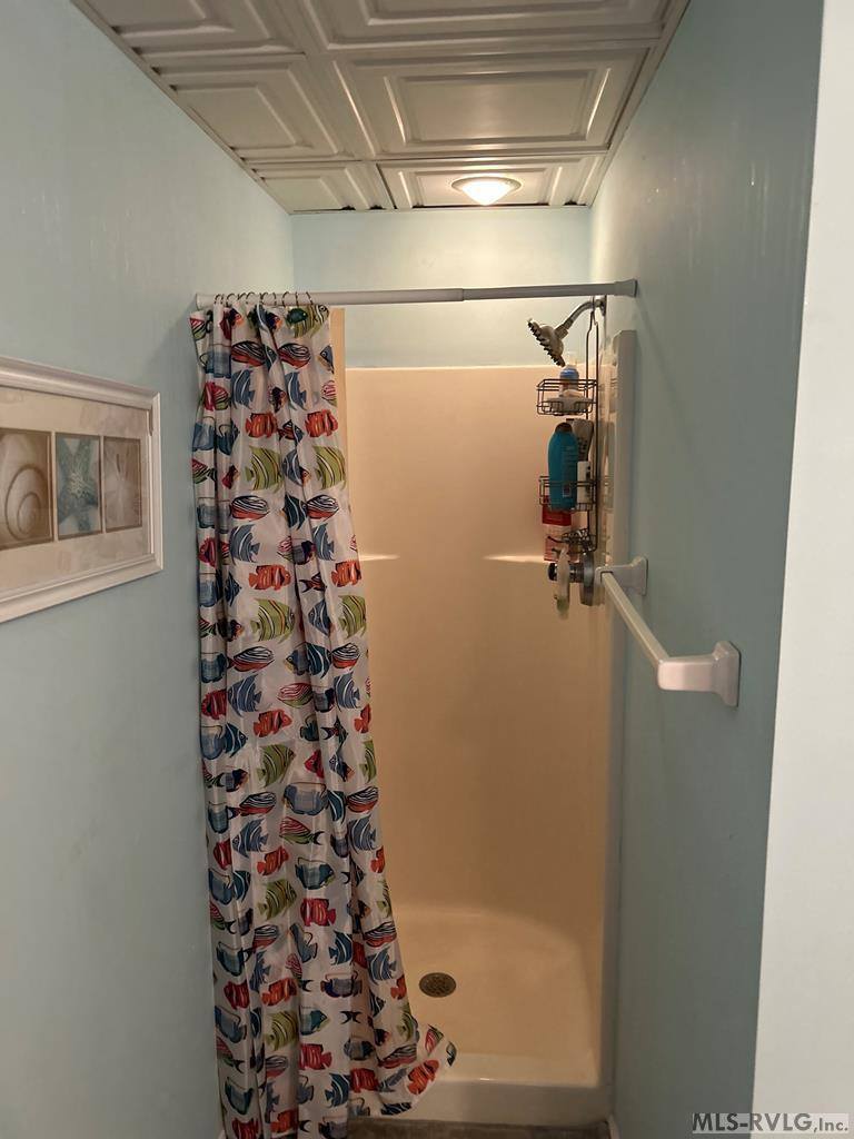 1057 Great Creek Drive, Bracey, VA 23919