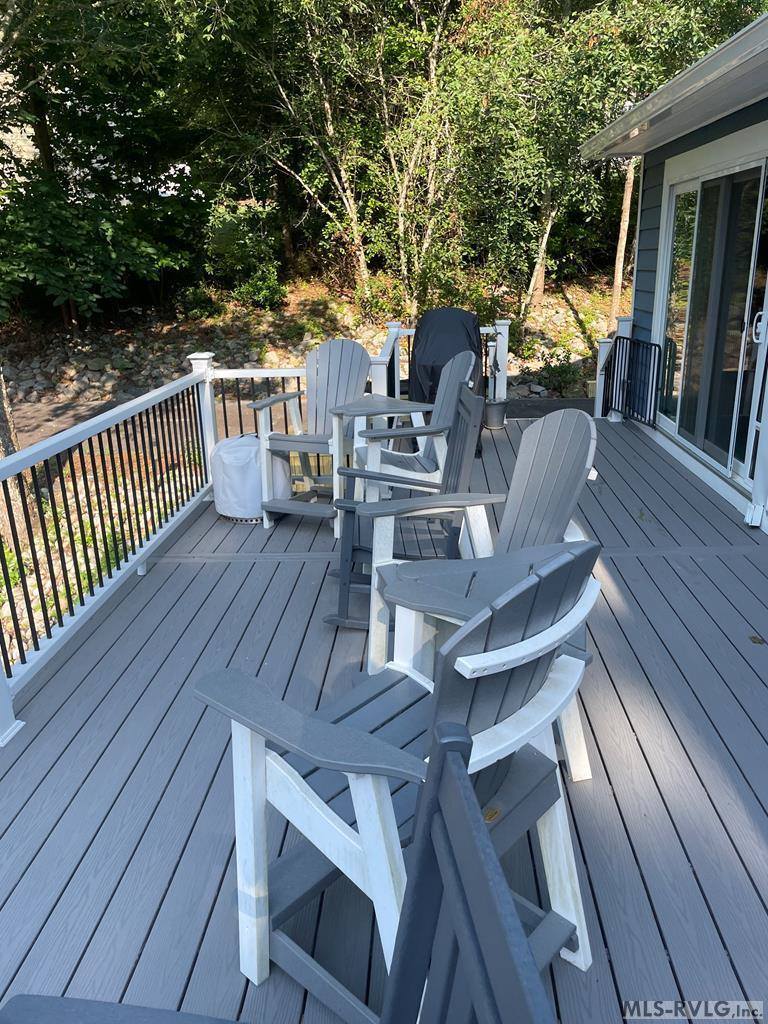 1057 Great Creek Drive, Bracey, VA 23919