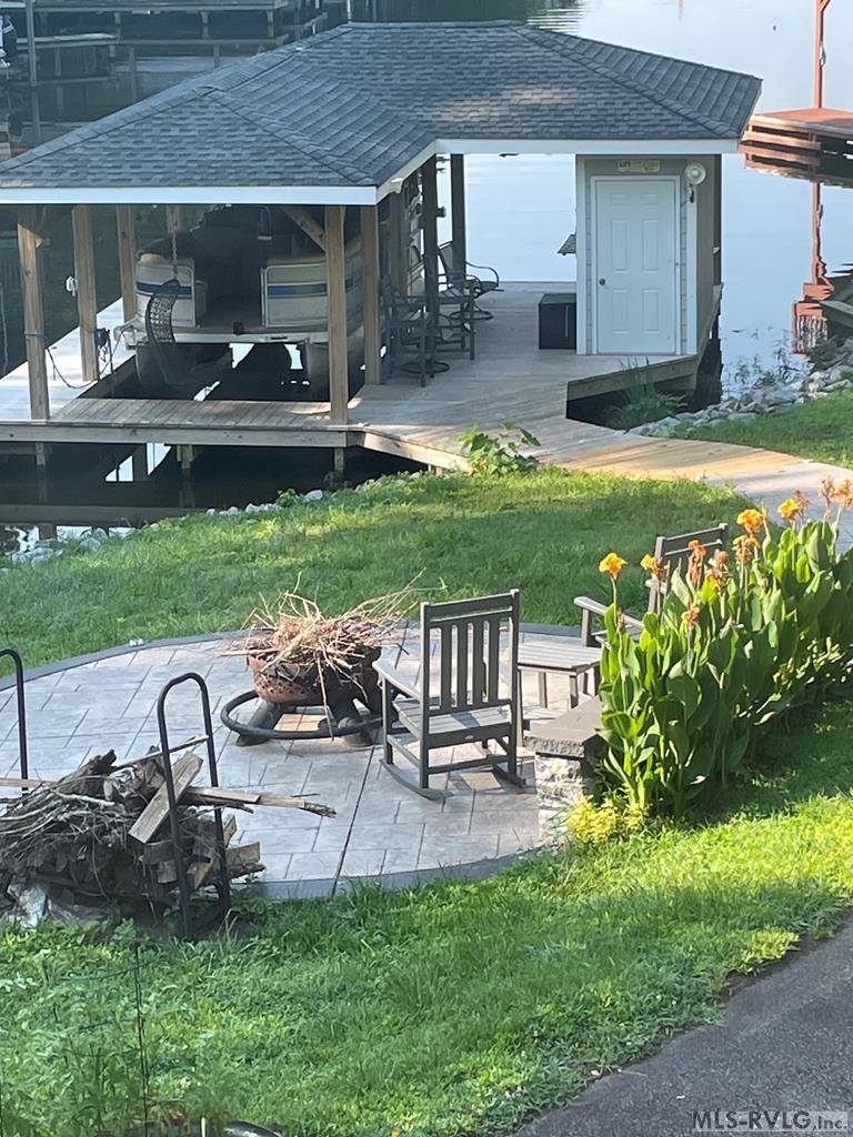 1057 Great Creek Drive, Bracey, VA 23919