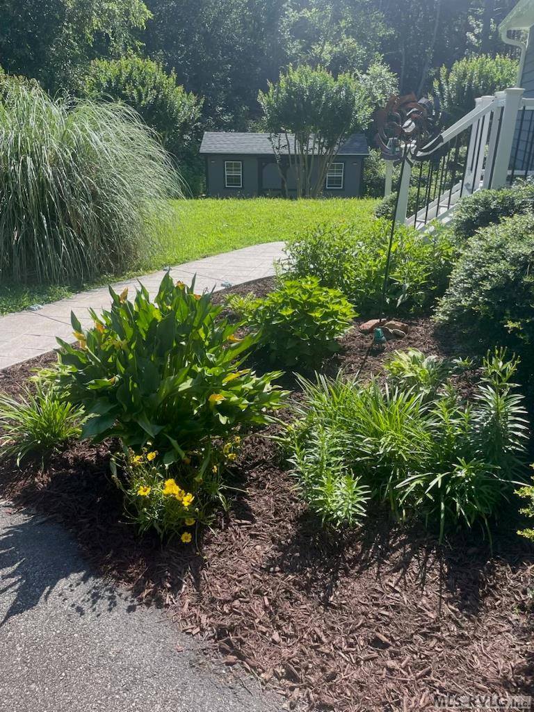 1057 Great Creek Drive, Bracey, VA 23919