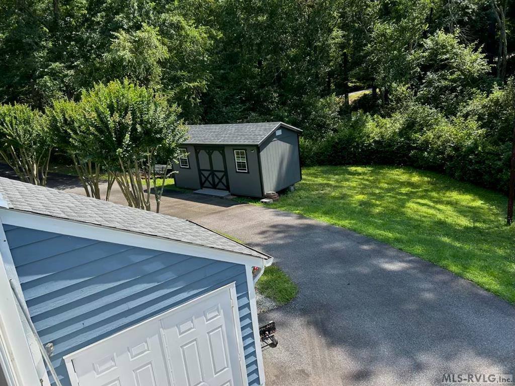 1057 Great Creek Drive, Bracey, VA 23919