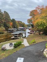 1057 Great Creek Drive, Bracey, VA 23919