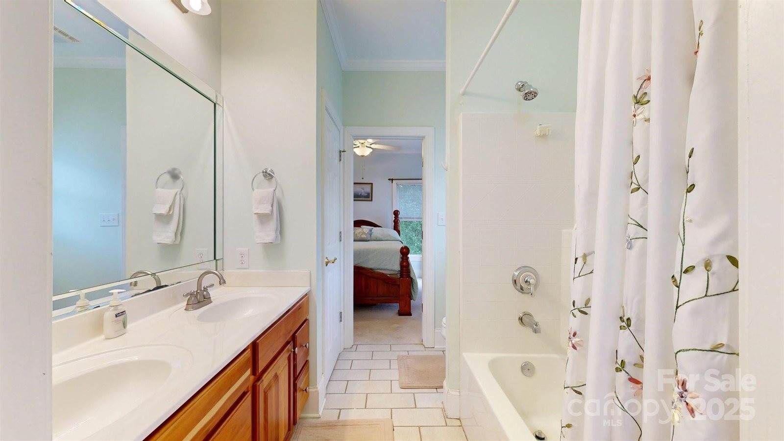 172 Hunters Hill Drive, Statesville, NC 28677