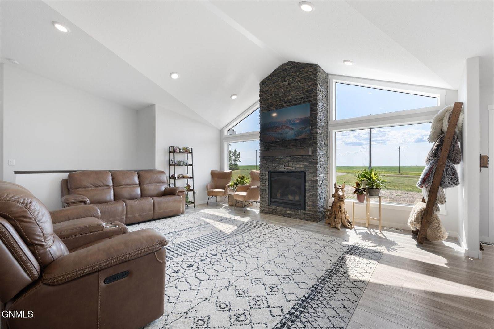 3264 147th Avenue NW, Alexander, ND 58831