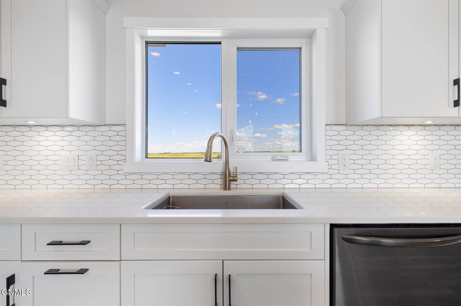 3264 147th Avenue NW, Alexander, ND 58831