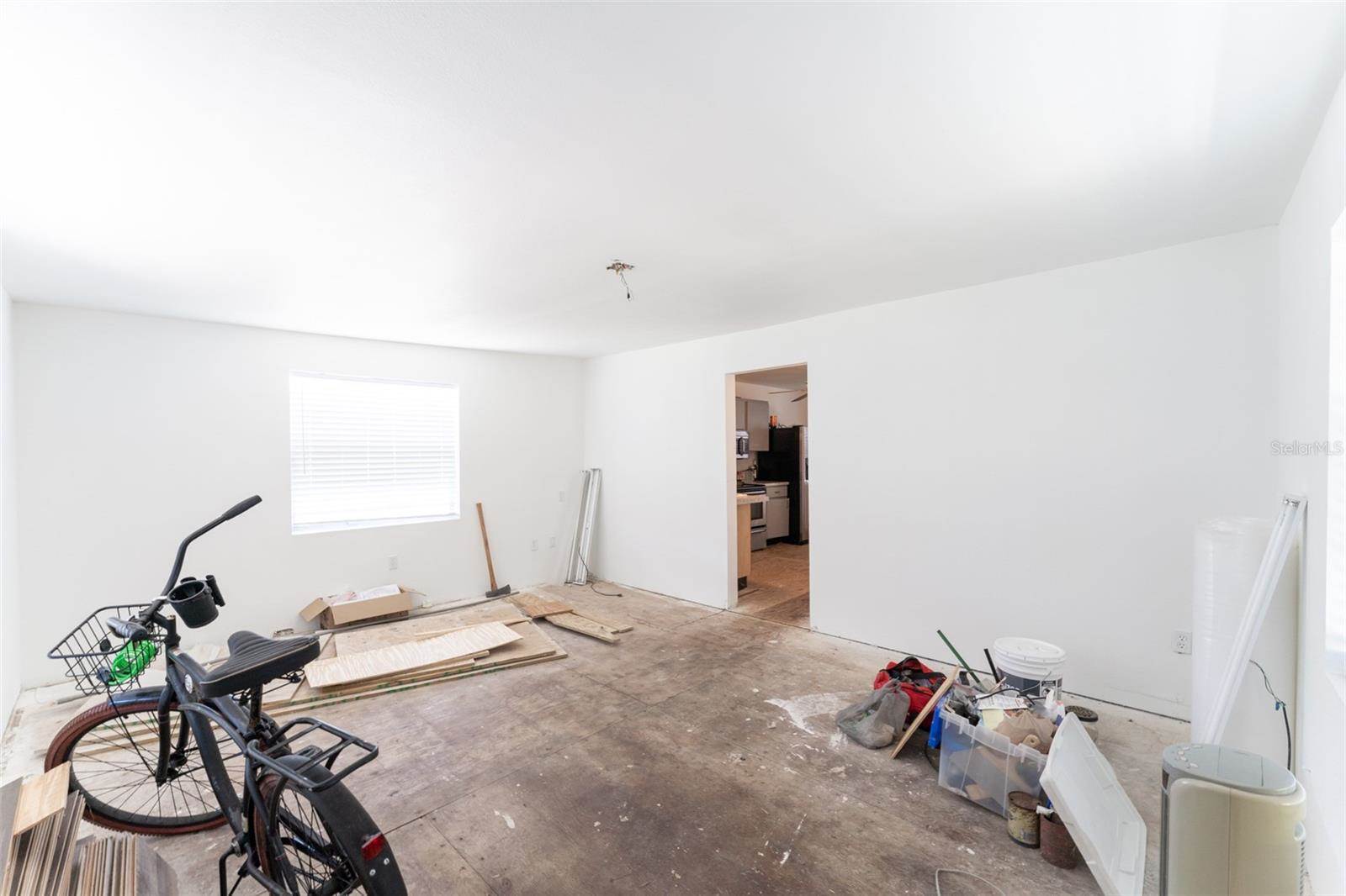 12037 1/2 Murray Avenue, Seminole, FL 33778