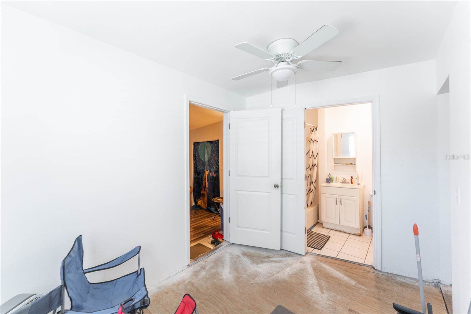 12037 1/2 Murray Avenue, Seminole, FL 33778