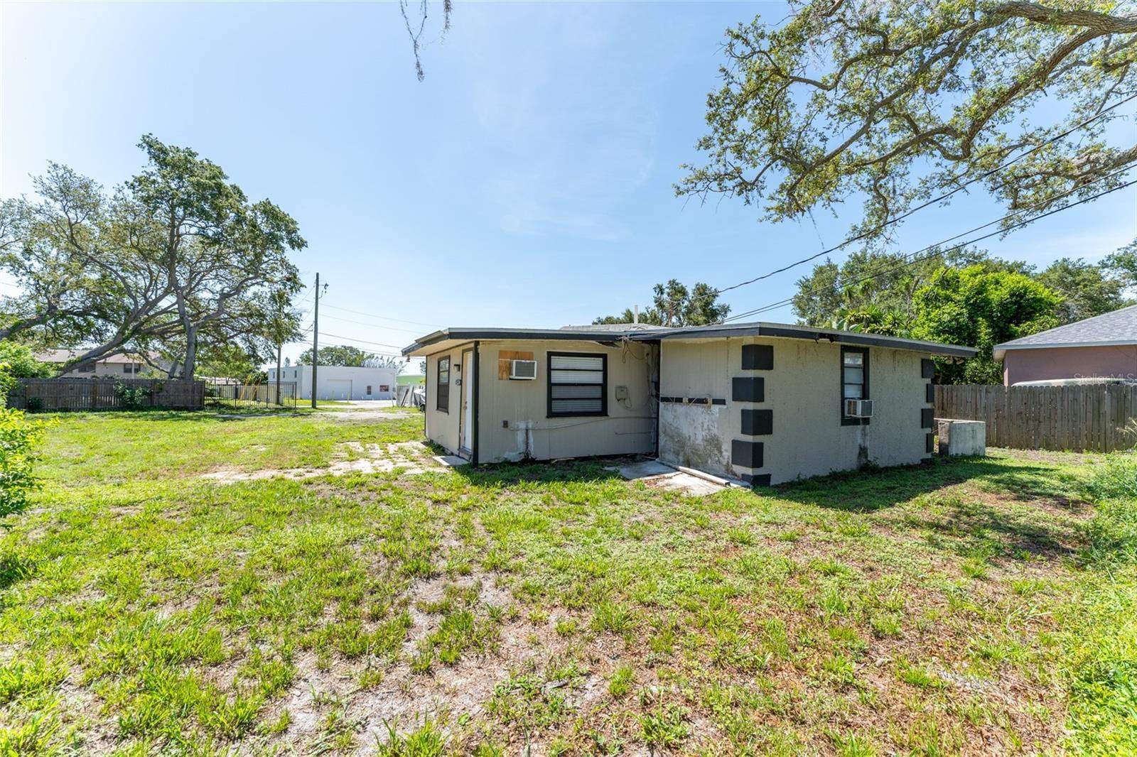 12037 1/2 Murray Avenue, Seminole, FL 33778