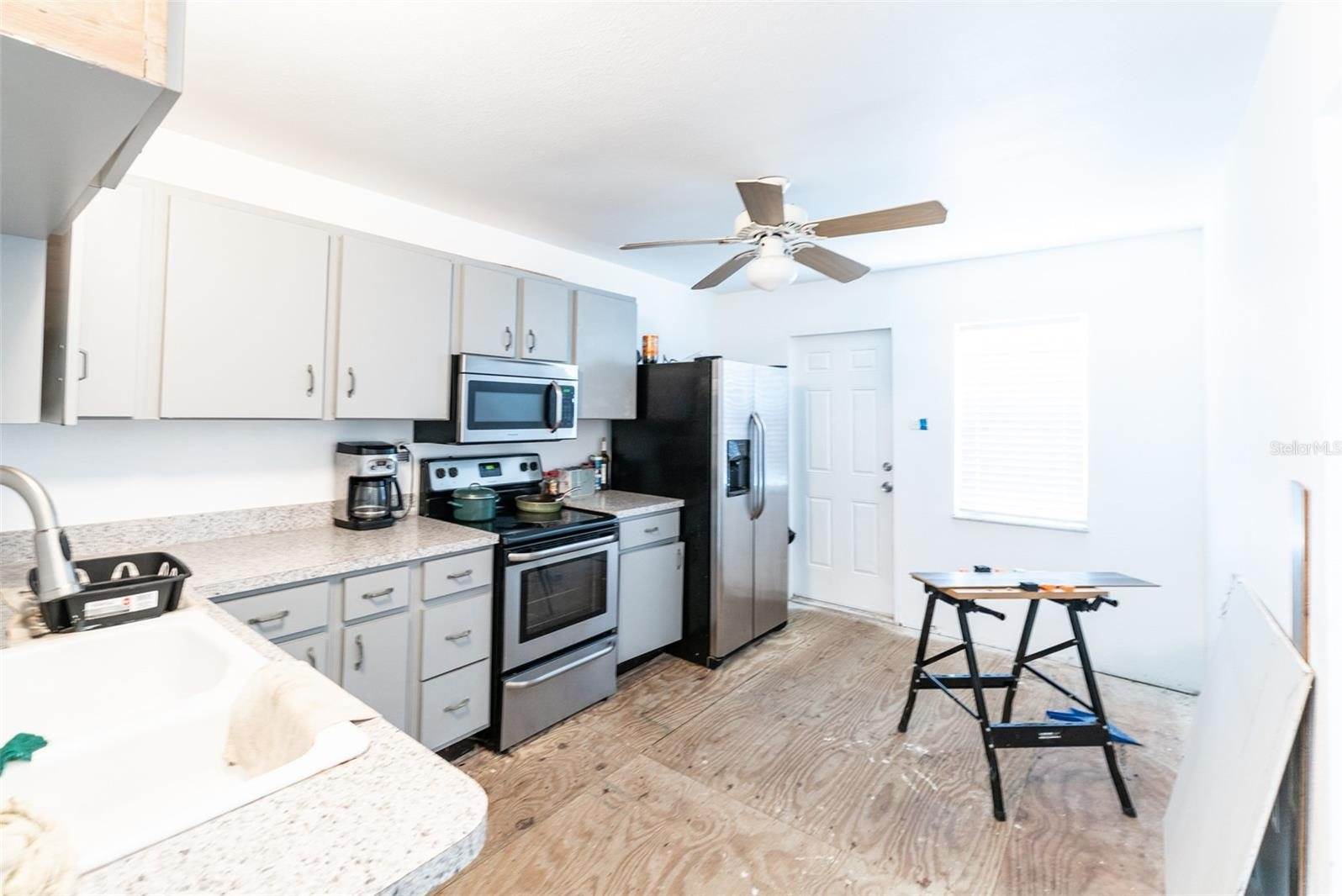 12037 1/2 Murray Avenue, Seminole, FL 33778