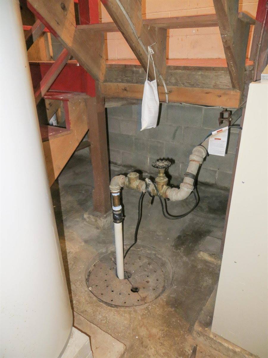 70 Mount Desert Drive, Bangor, ME 04401