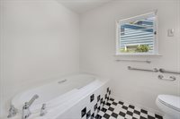 640 Oak Ave, Davis, CA 95616