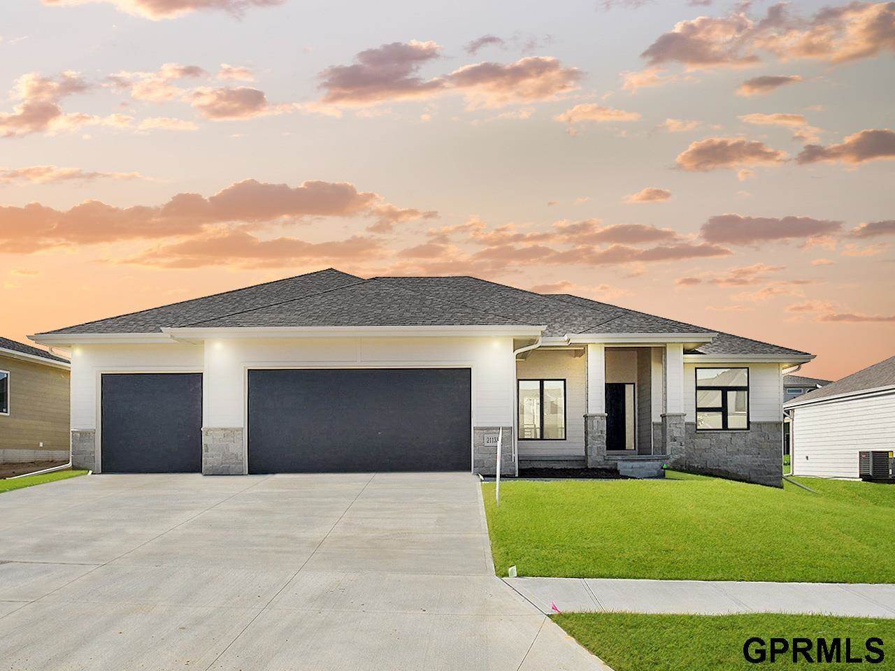 21133 Jessie Avenue, Elkhorn, NE 68022