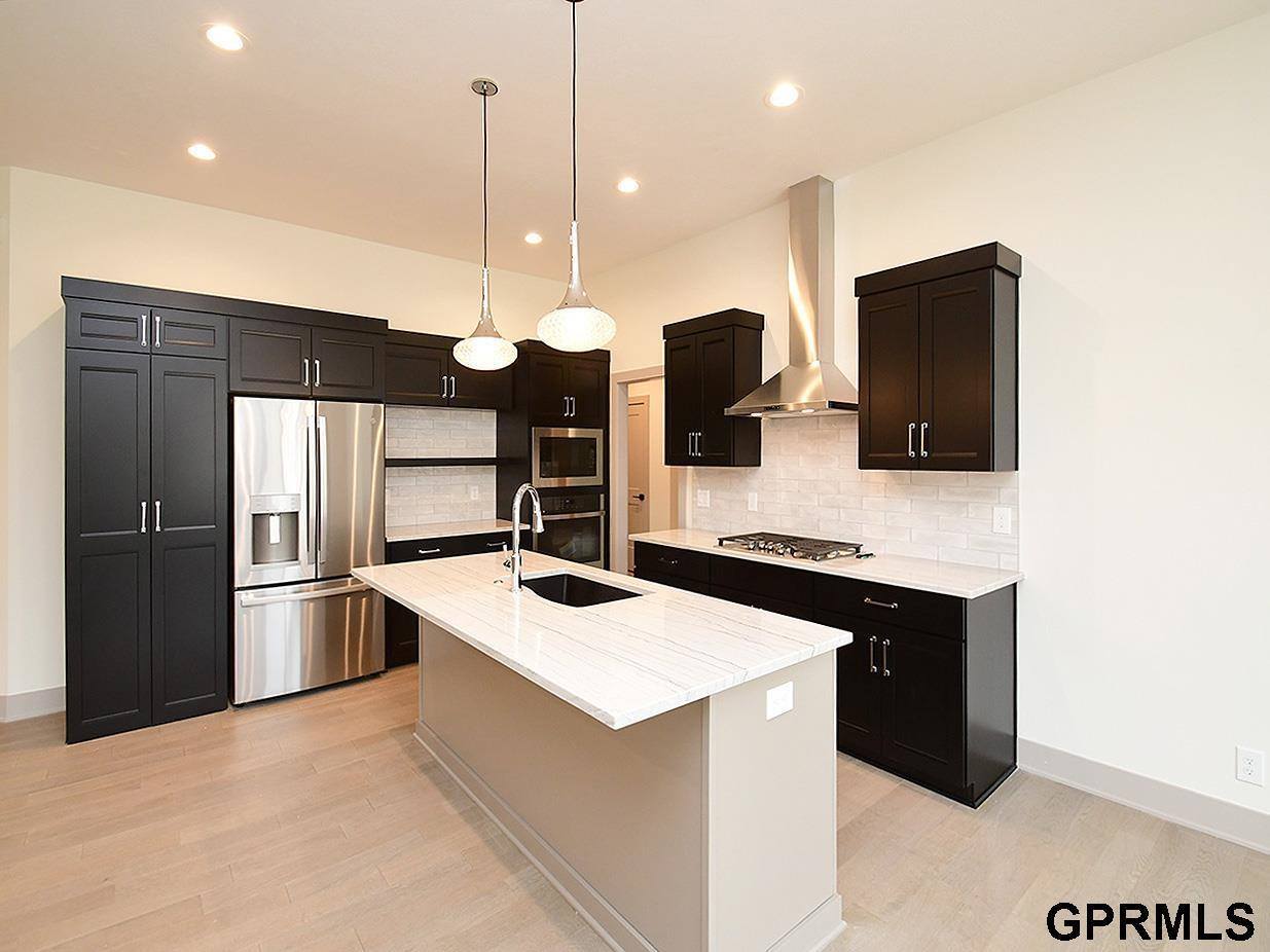 21133 Jessie Avenue, Elkhorn, NE 68022