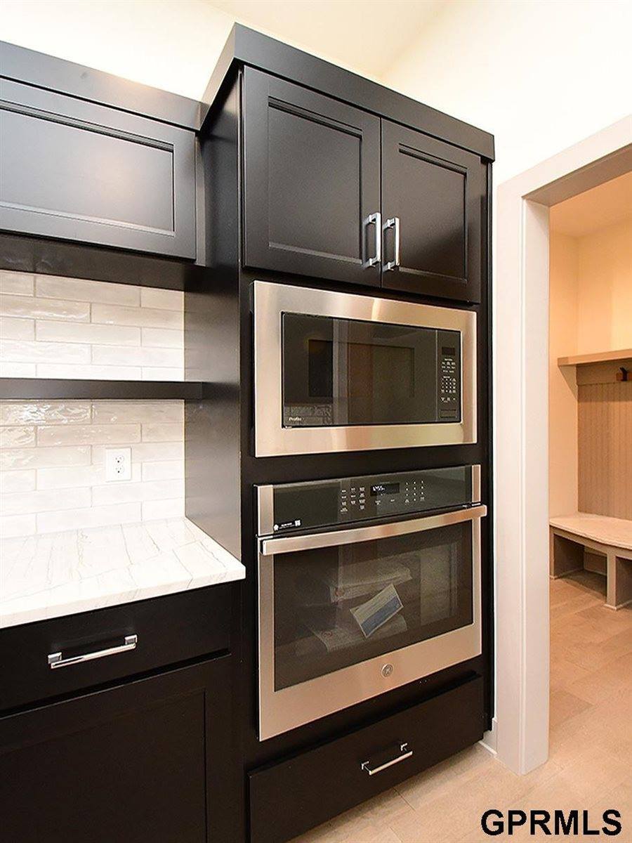 21133 Jessie Avenue, Elkhorn, NE 68022