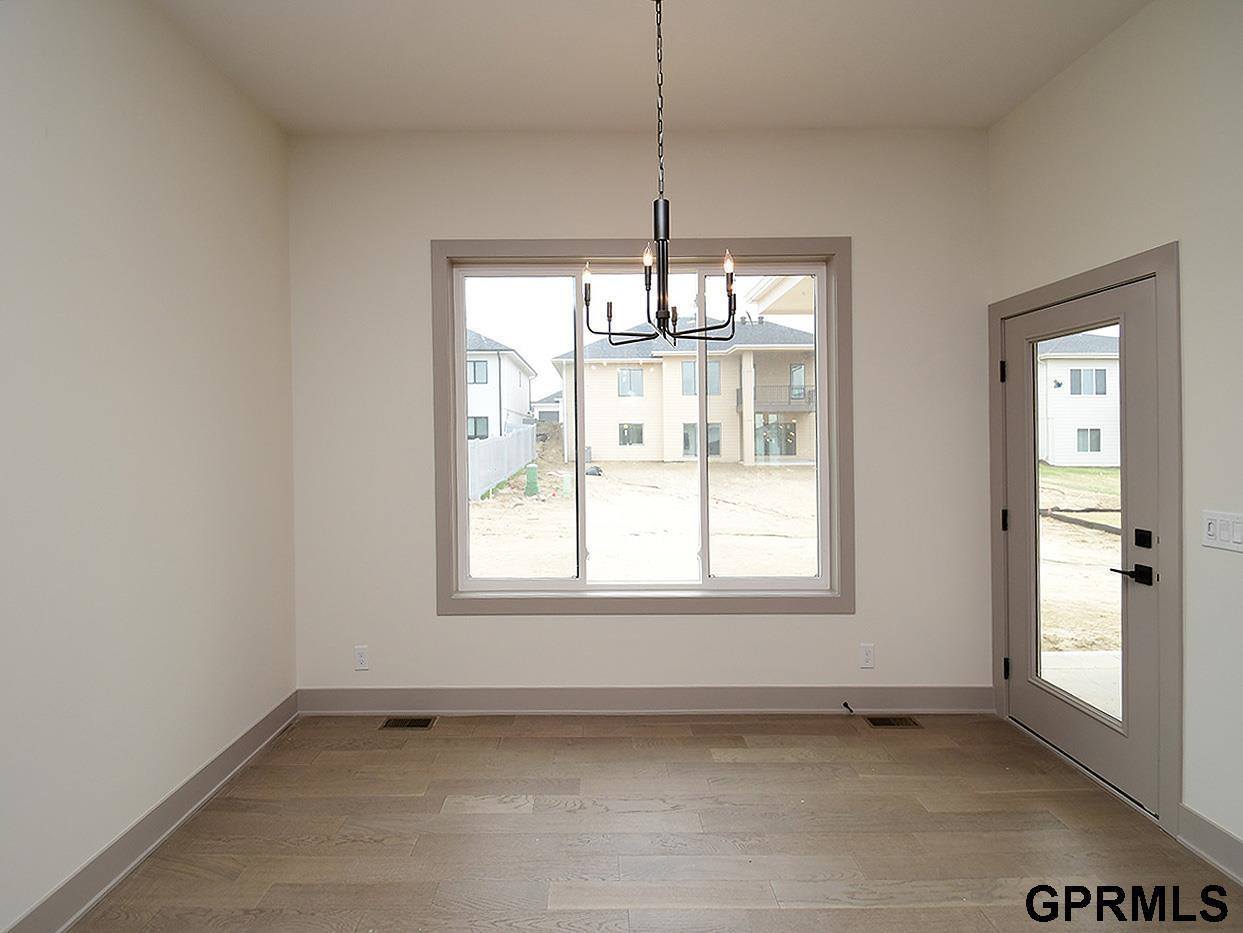 21133 Jessie Avenue, Elkhorn, NE 68022