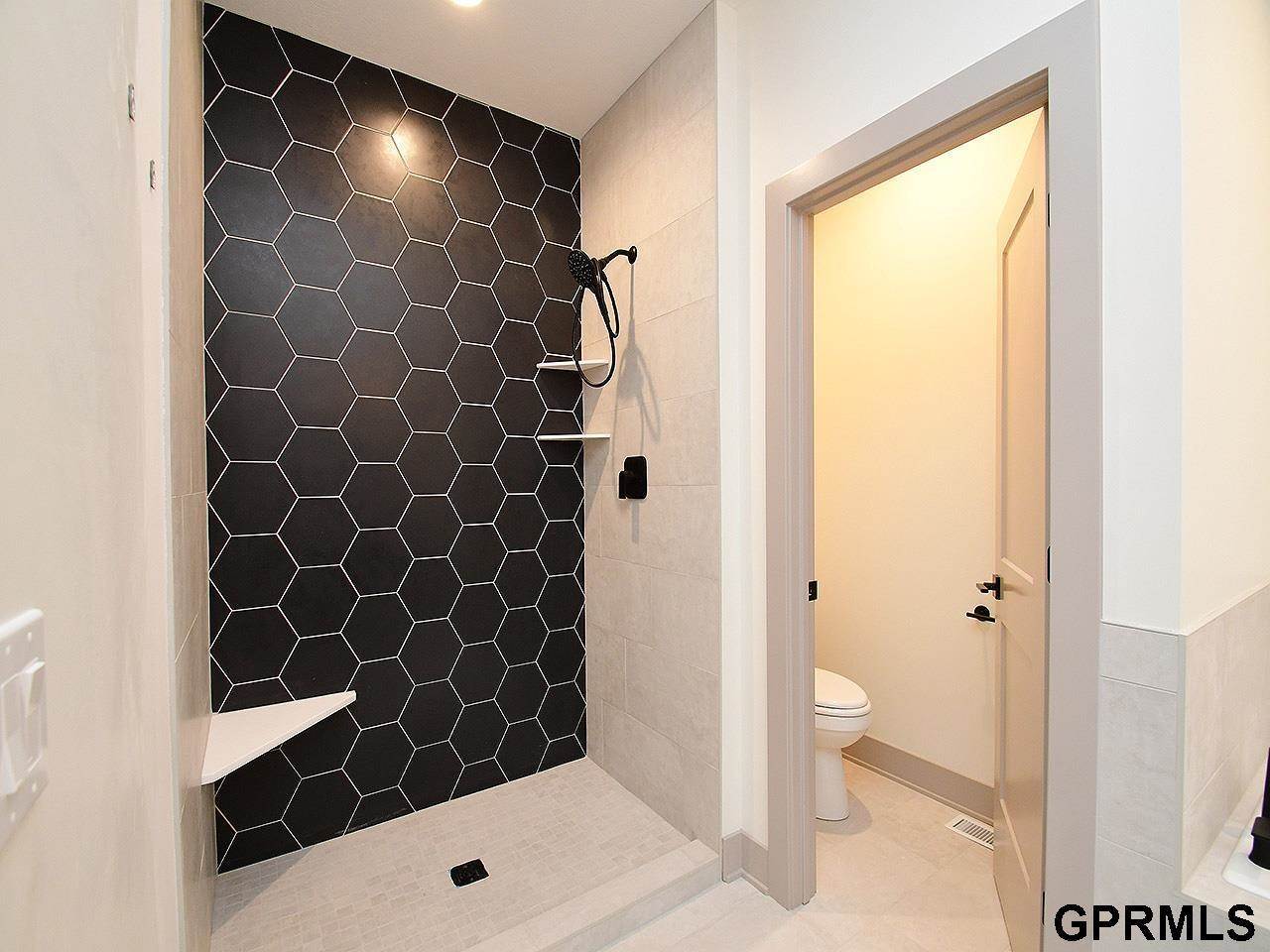 21133 Jessie Avenue, Elkhorn, NE 68022