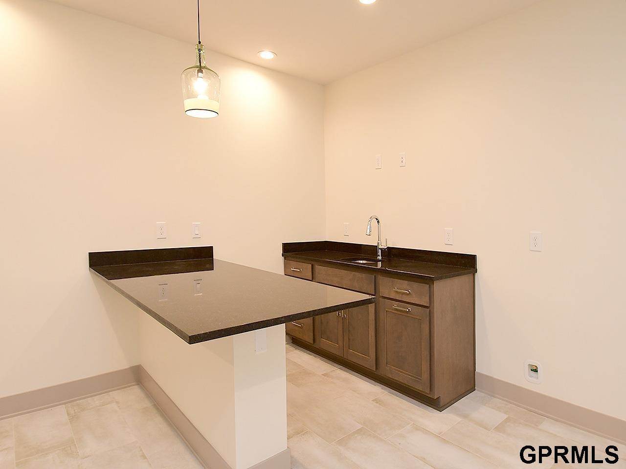 21133 Jessie Avenue, Elkhorn, NE 68022